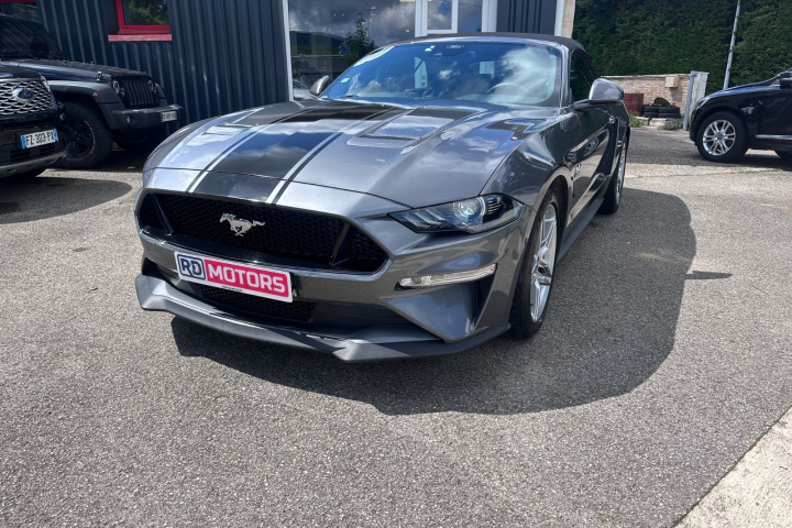 FORD MUSTANG CONVERTIBLE