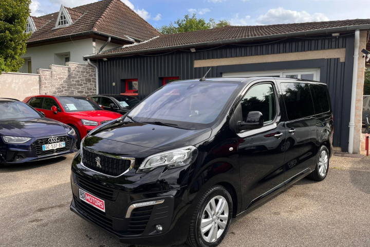 PEUGEOT TRAVELLER